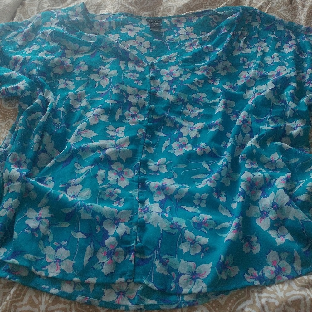 TORRID FLORAL BLOUSE 3X